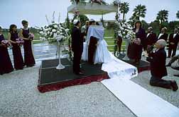 wedding-kiss