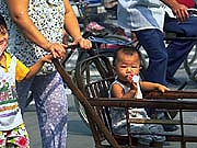 baby-in-traffic