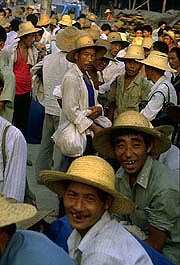 workers-in-straw-hats