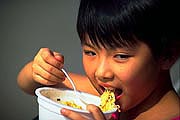 yangtze-girl-with-noodle