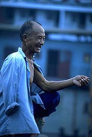yangtze-smiling-men