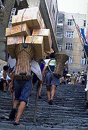 yangtze-up-the-stairs