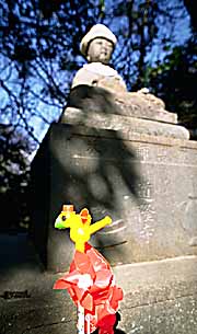 jizo-and-bird.jpg