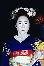 kyoto-maiko-nigth.jpg