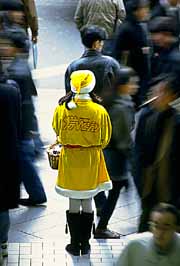 shinjuku-santa-girl