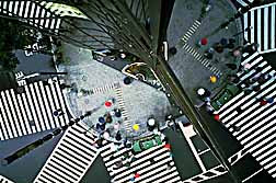 skiyabashi-crossing.jpg