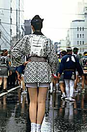 tokyo-matsuri-girl-back.jpg